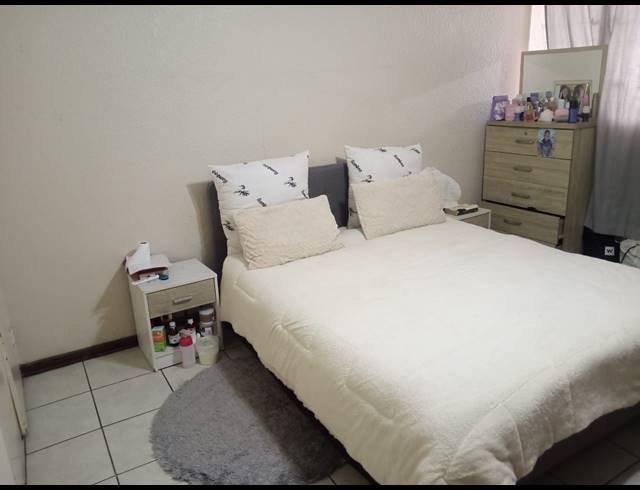 1 BEDROOM SECTIONAL TITLE FOR SALE IN PARKDENE